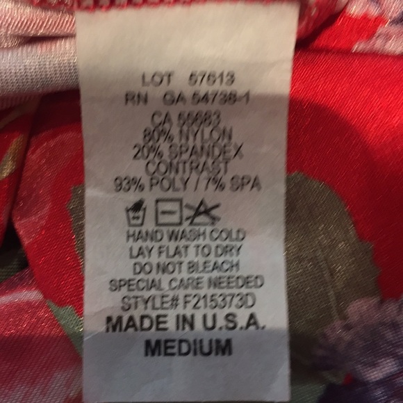 Beautiful Red Floral Patterned Dress - Picture 8 of 10